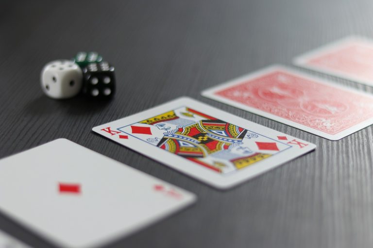 Az Elhibázott Taktika Bája: A Limping Pszichológiájának És Pontosságának Megszerzése A Póker Stratégiájában